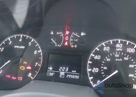 2014 Nissan Sentra S z USA, uszkodzony, nr VIN 3N1AB7AP8EL693853